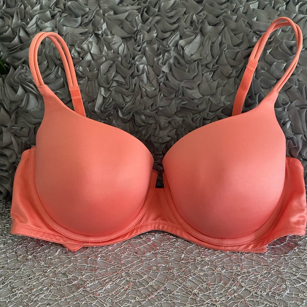 Beautiful push up bra from Victoria’s Secret size 36 D